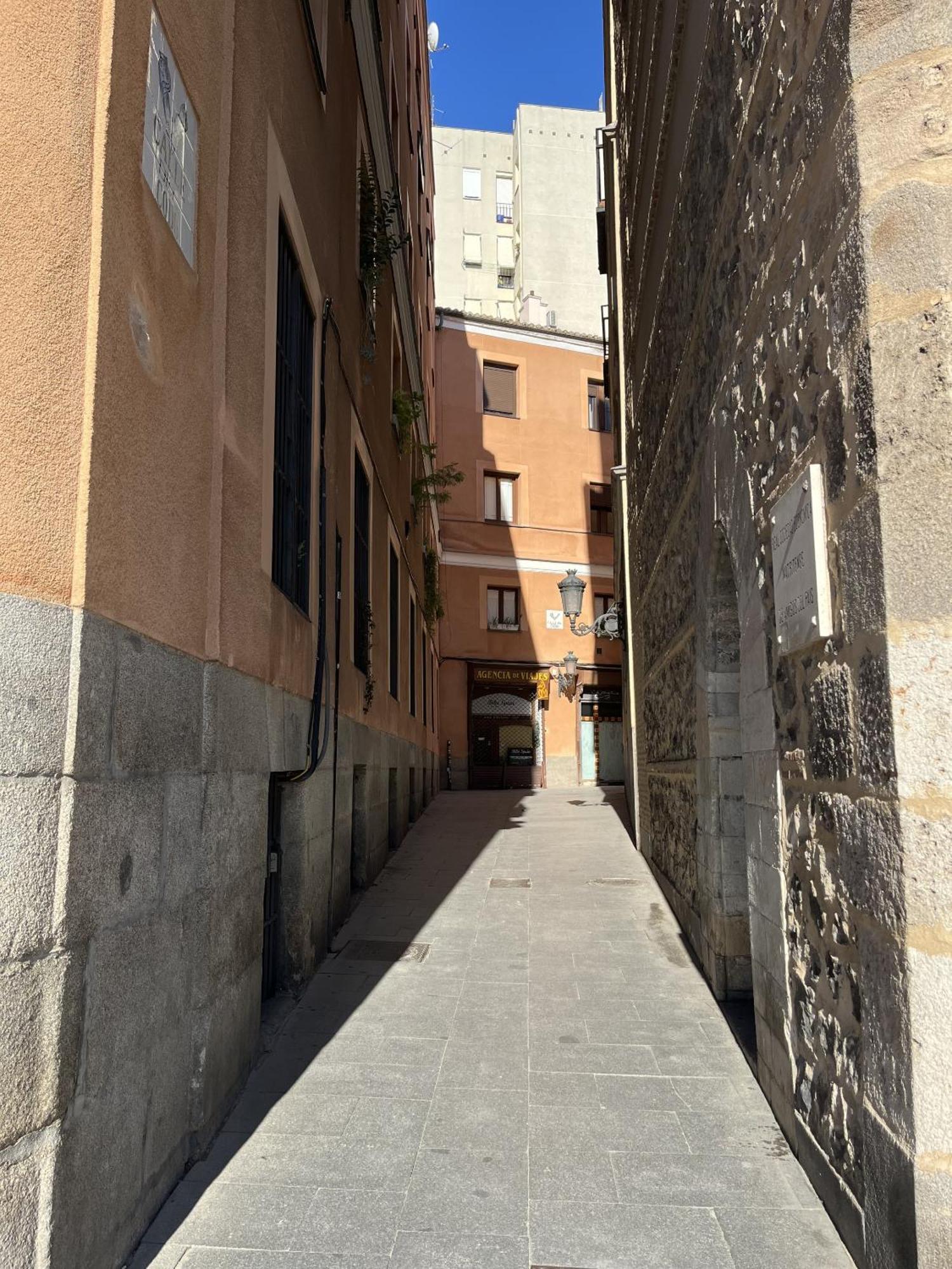 Dplace To Be - Amazing Apartments In Historic Center Madrid Exteriör bild